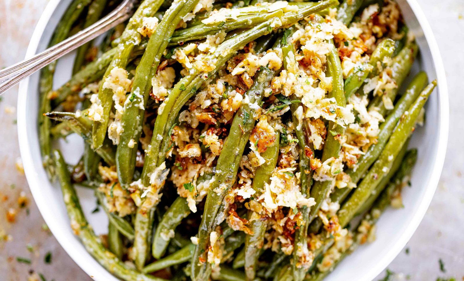 https://www.eatwell101.com/wp-content/uploads/2019/11/Roasted-Garlic-Parmesan-Green-Beans-1600x970.jpg