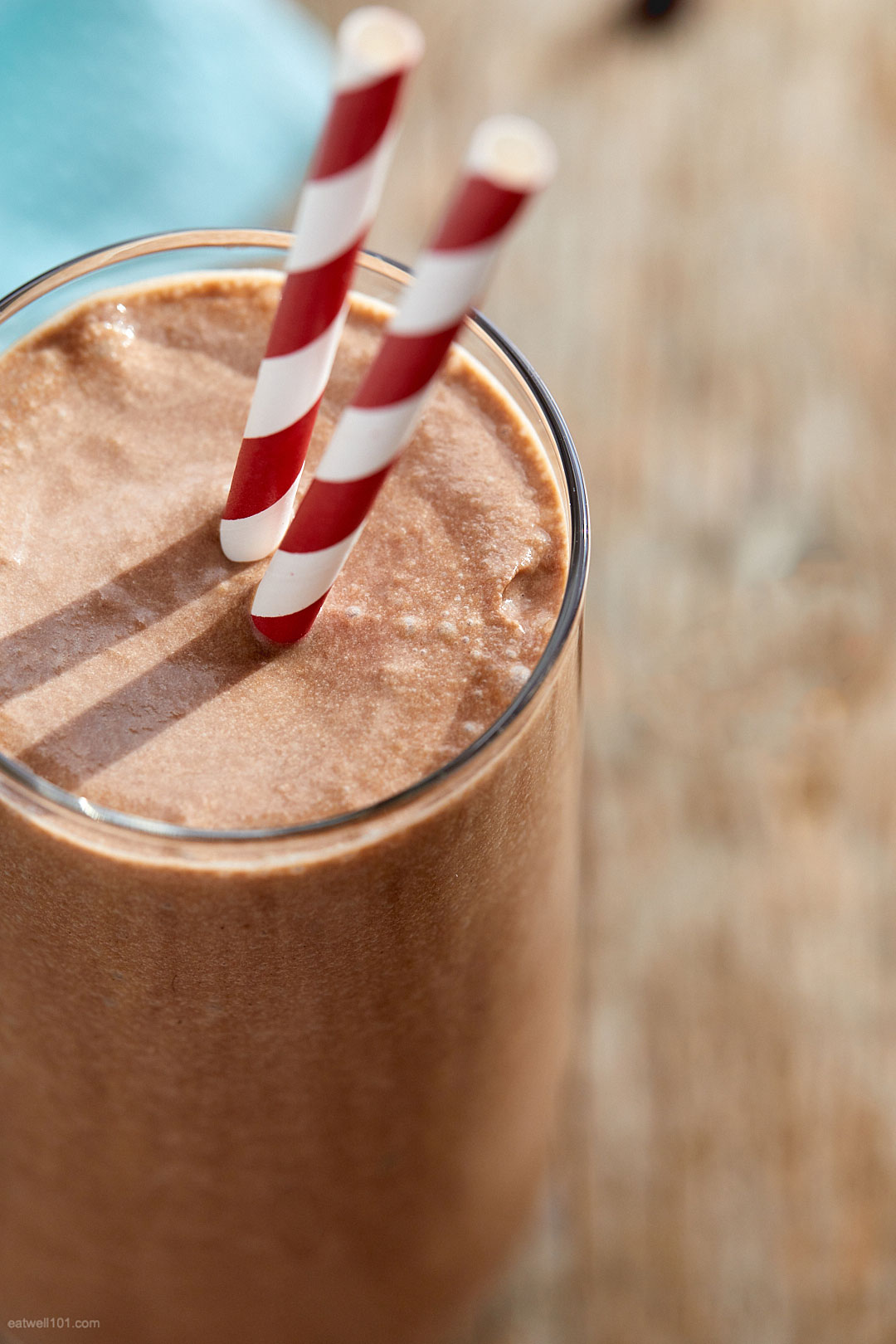 chocolate avocado almond smoothie recipe