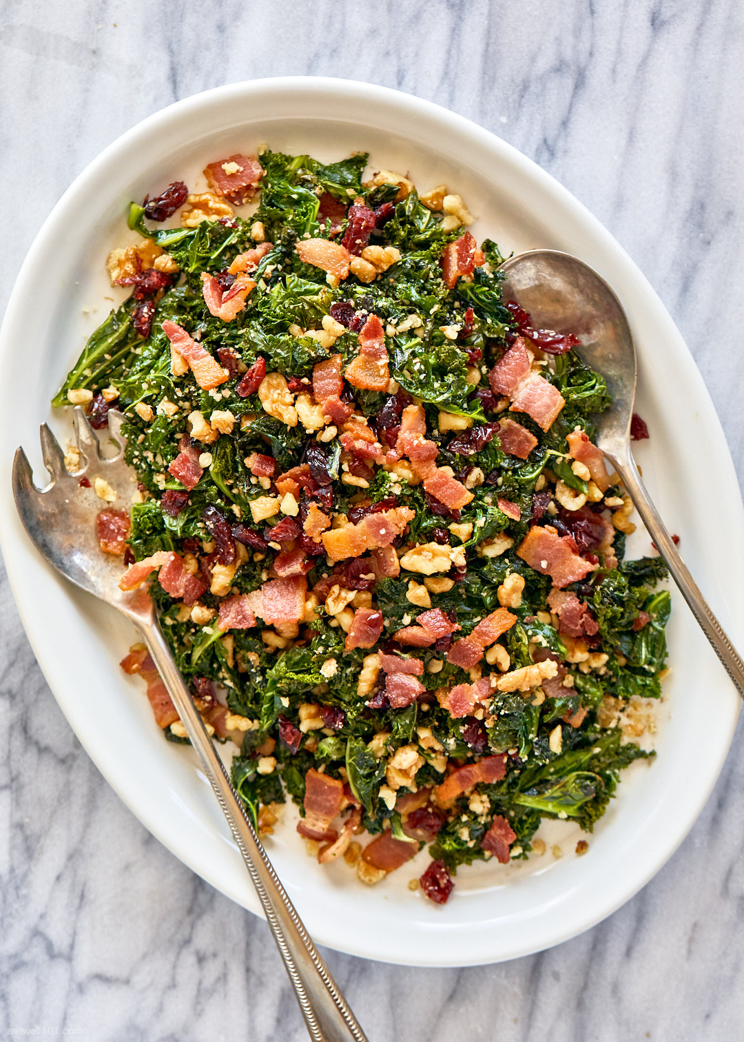 kale salad with bacon walnut