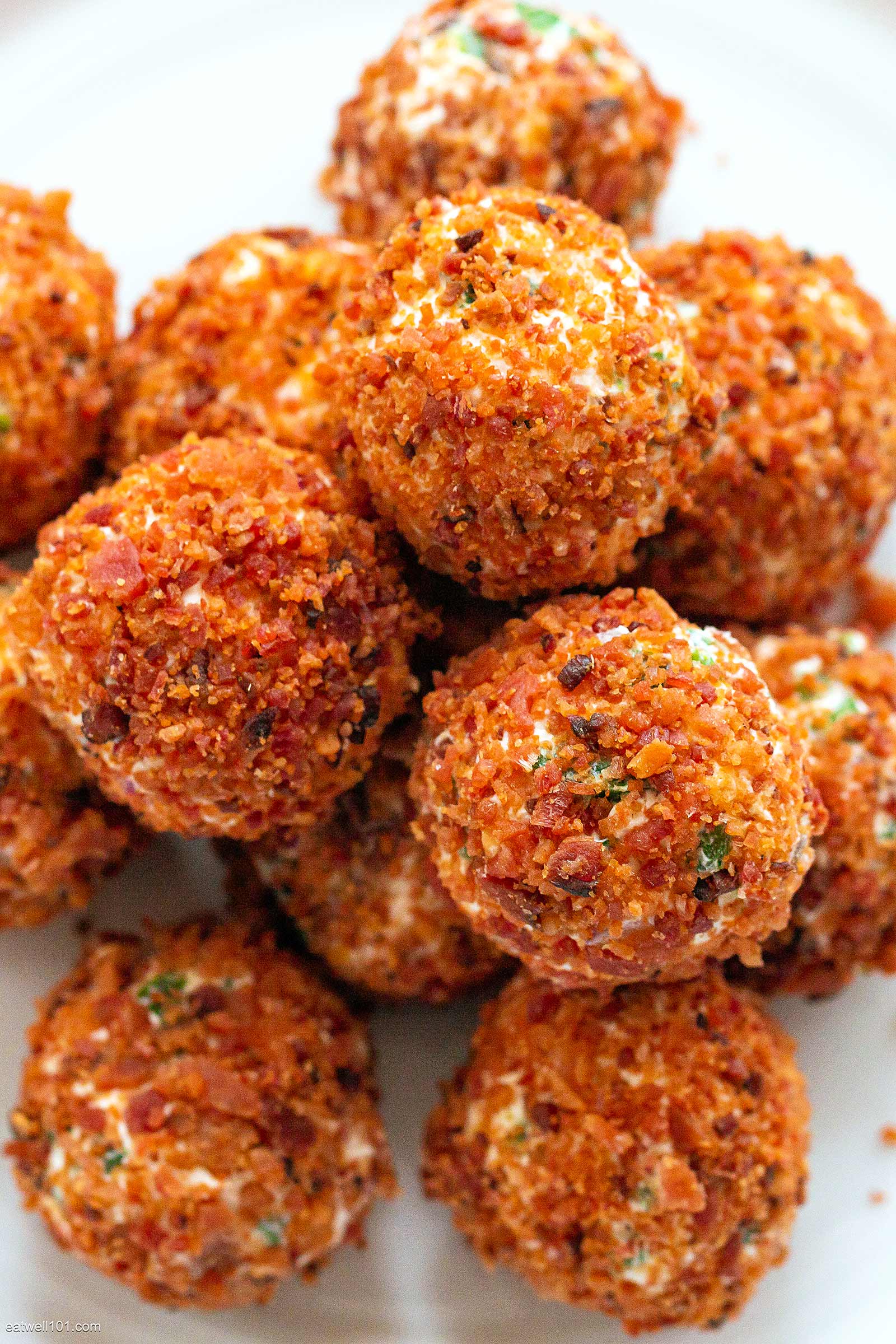 Bacon Jalapeño Popper Cheese Balls Recipe — Eatwell101