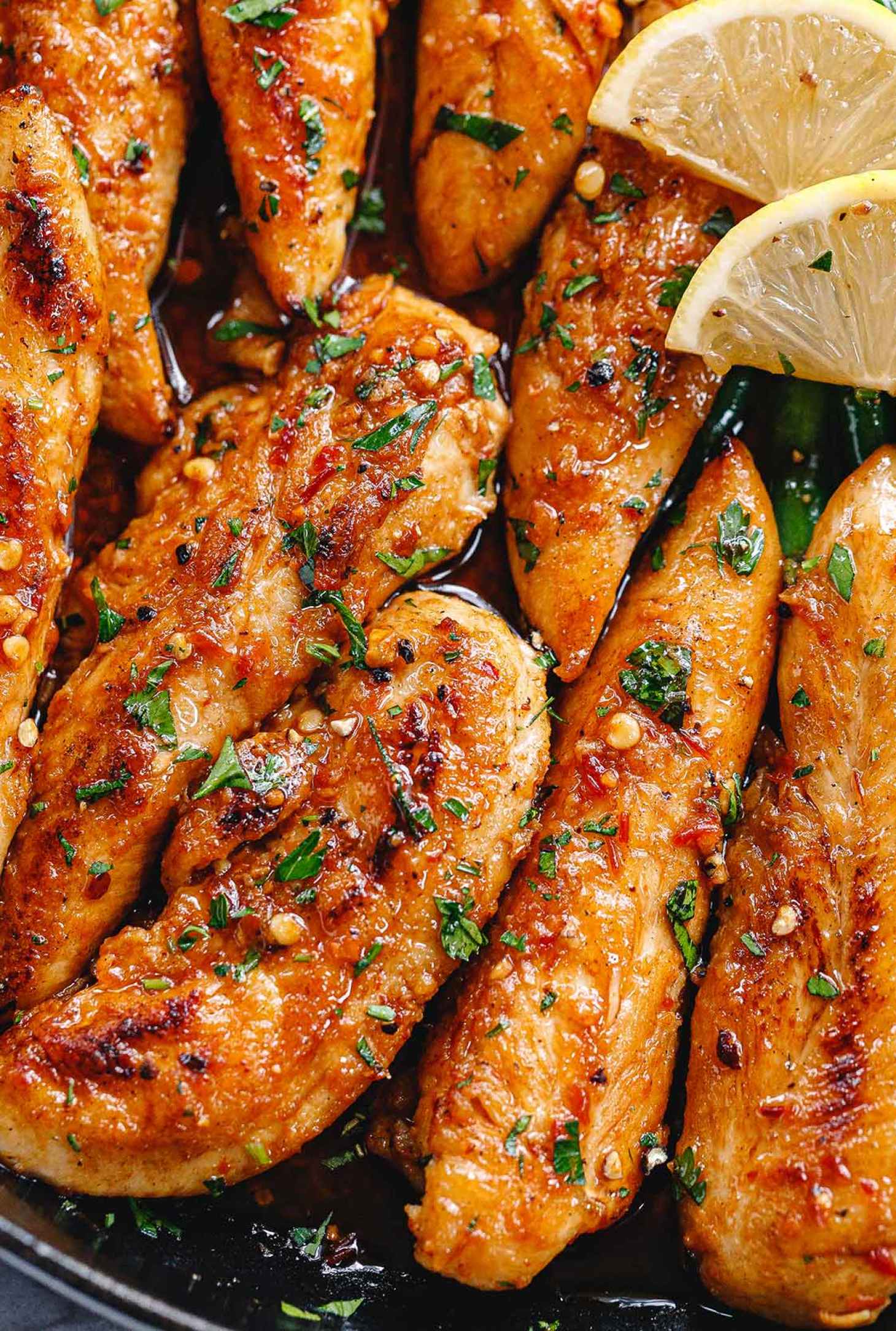 Lemon Garlic Butter Chicken Tenders and Green Beans Skillet - #recipe by #eatwell101 - https://www.eatwell101.com/lemon-garlic-butter-chicken-tenders-green-beans-recipe
