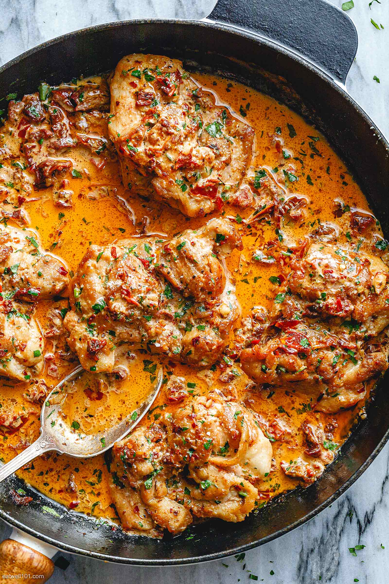 Skillet Chicken Thighs Recipe in Sundried Tomato Parmesan Cream Sauce ...