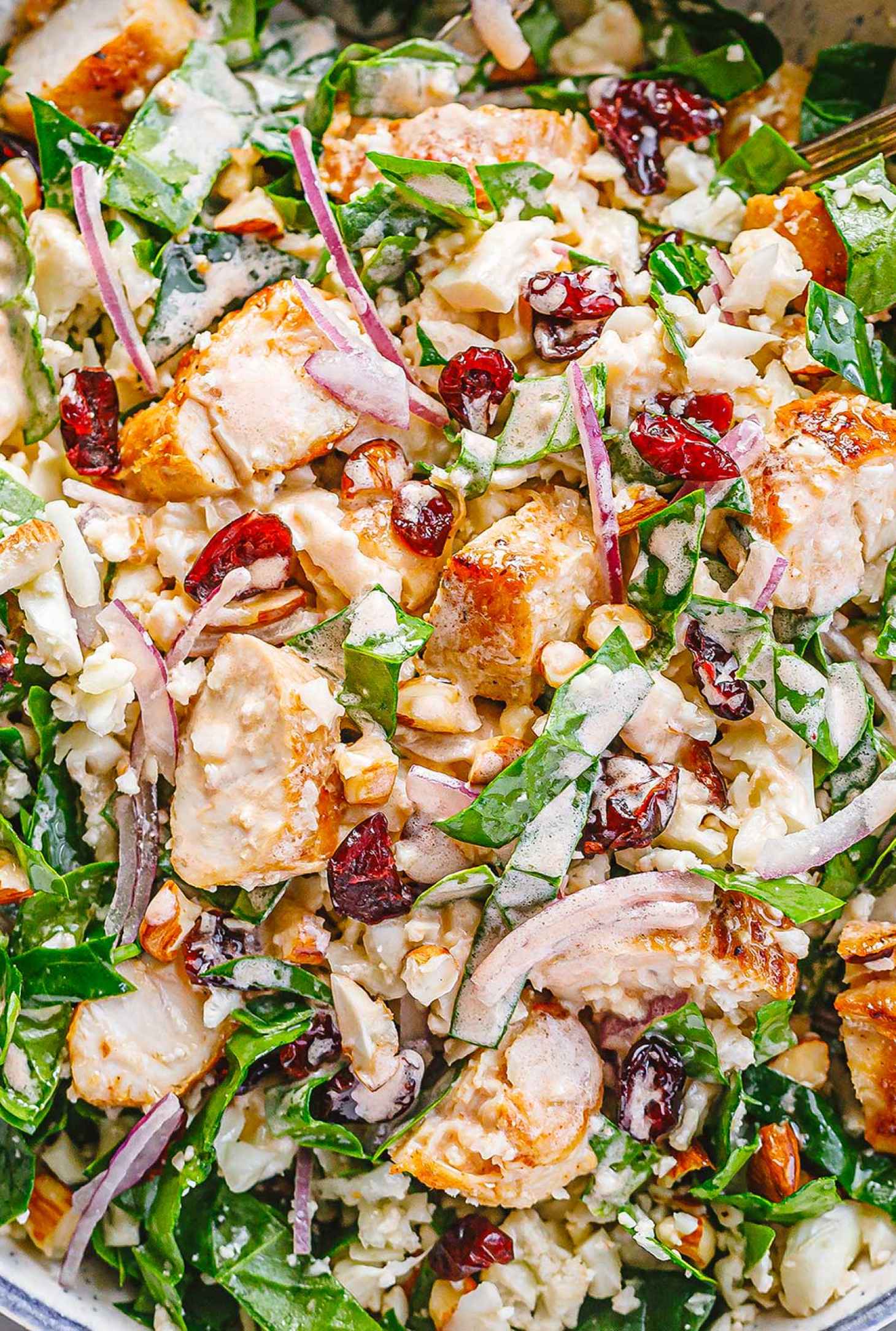 Healthy Spinach Chicken Salad with Cauliflower - #recipe by #eatwell101 - https://www.eatwell101.com/healthy-spinach-cauliflower-chicken-salad-recipe