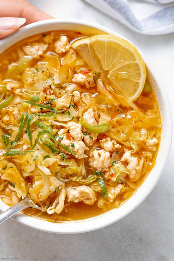 Turkey Cabbage Egg Roll Soup - #recipe by #eatwell101 - https://www.eatwell101.com/turkey-egg-roll-soup-recipe