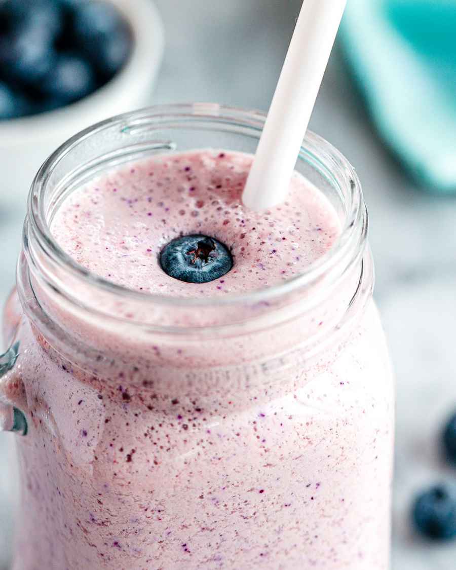 Blueberry Coconut Milk Smoothie {Dairy Free} - #recipe by #eatwell101 - https://www.eatwell101.com/dairy-free-blueberry-coconut-milk-smoothie-recipe