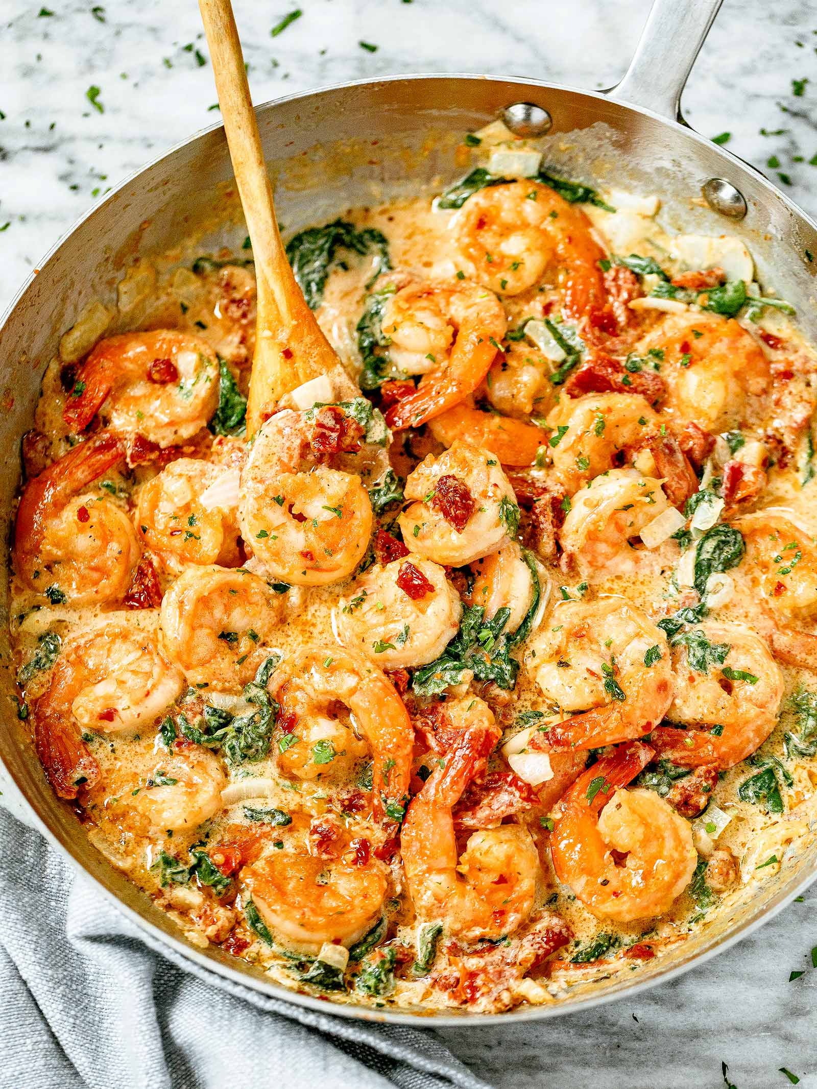 Creamy Garlic Shrimp with Spinach (10-Minute) – Quick Shrimp Recipe