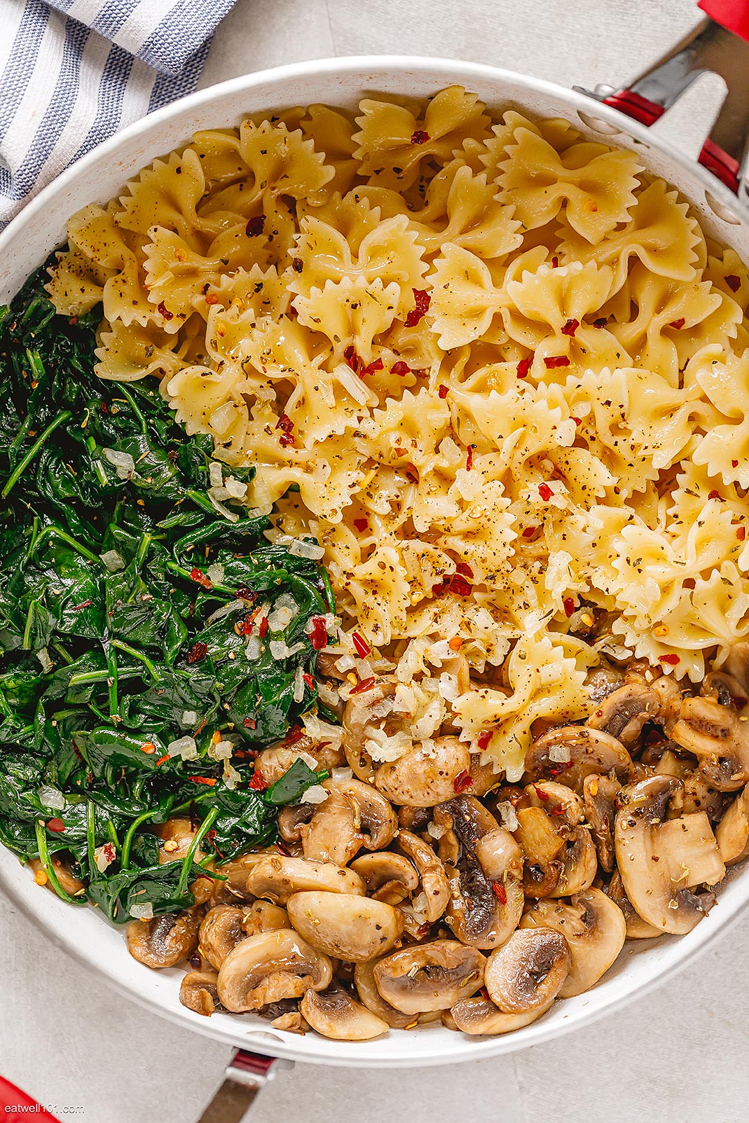 healthy Spinach Mushroom Pasta Skillet Recipe