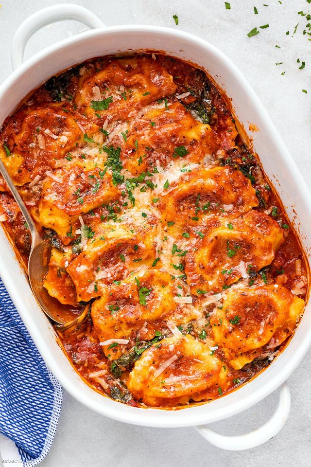 Easy Tomato Spinach Ravioli Bake