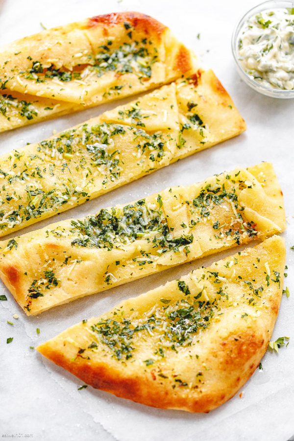 Oven-Baked Garlic Herb Butter Flatbread - #recipe by #eatwell101 - https://www.eatwell101.com/garlic-herb-butter-flatbread-recipe