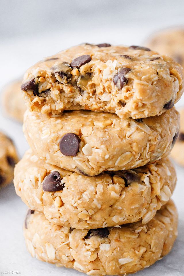 No-Bake Peanut Butter Cream Cheese Oatmeal Cookies