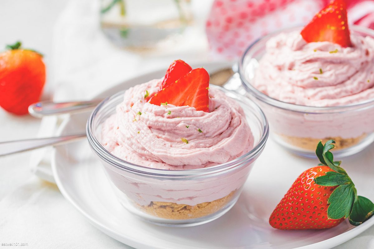 No-Bake Strawberry Cheesecakes