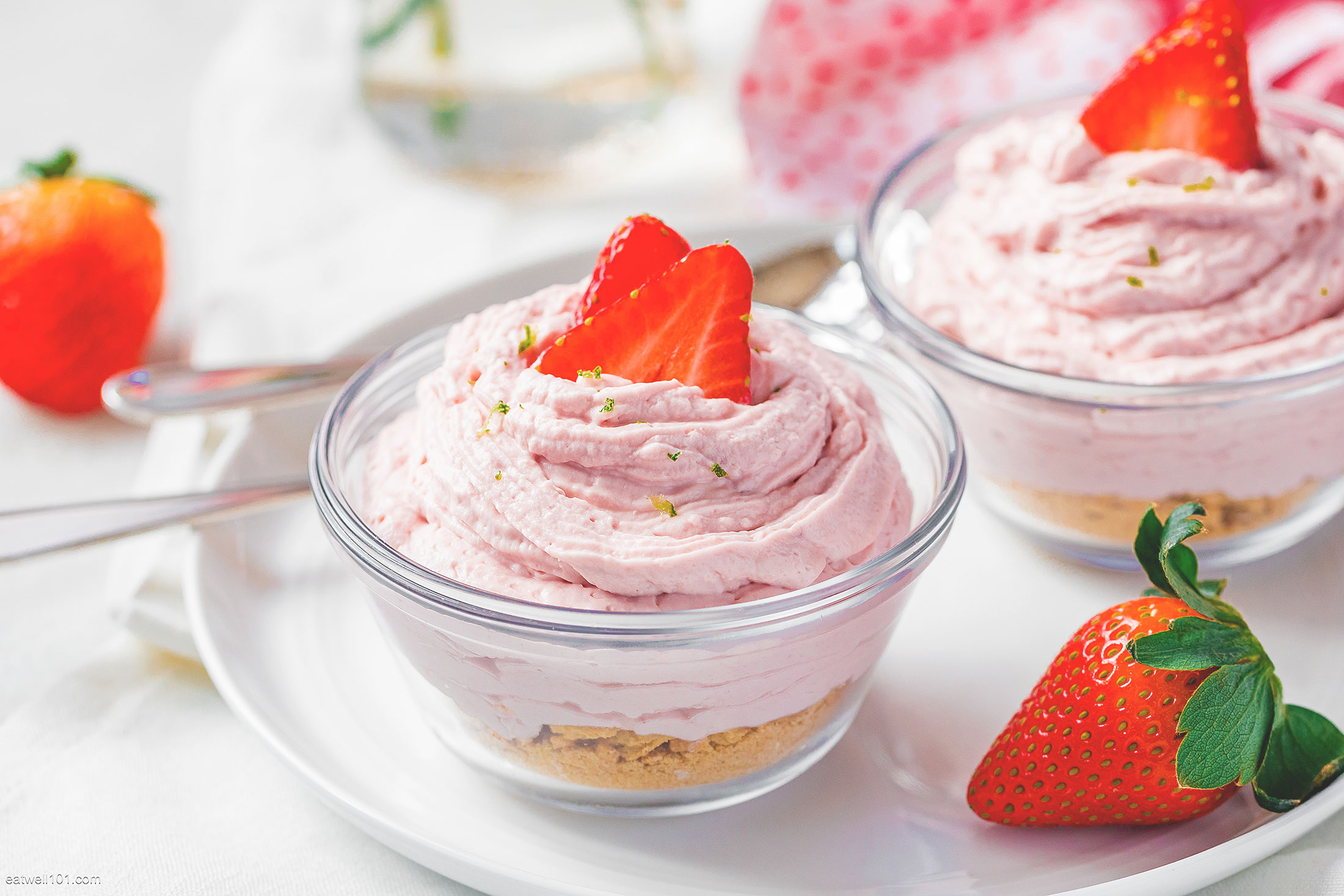 No-Bake Strawberry Cheesecakes