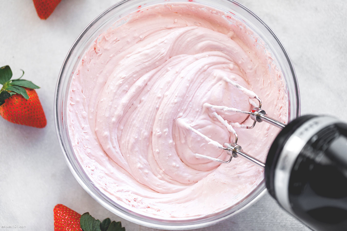 No-Bake Strawberry Cheesecakes recipe