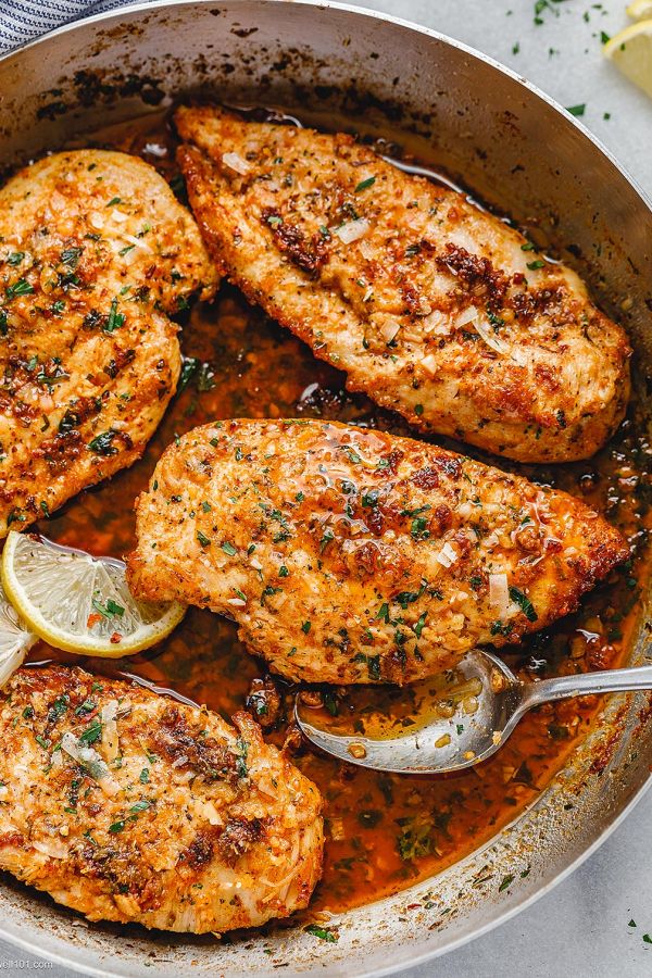 Crispy Parmesan Chicken - #recipe by #eatwell101 - https://www.eatwell101.com/parmesan-chicken-recipe-lemon-garlic-butter-sauce