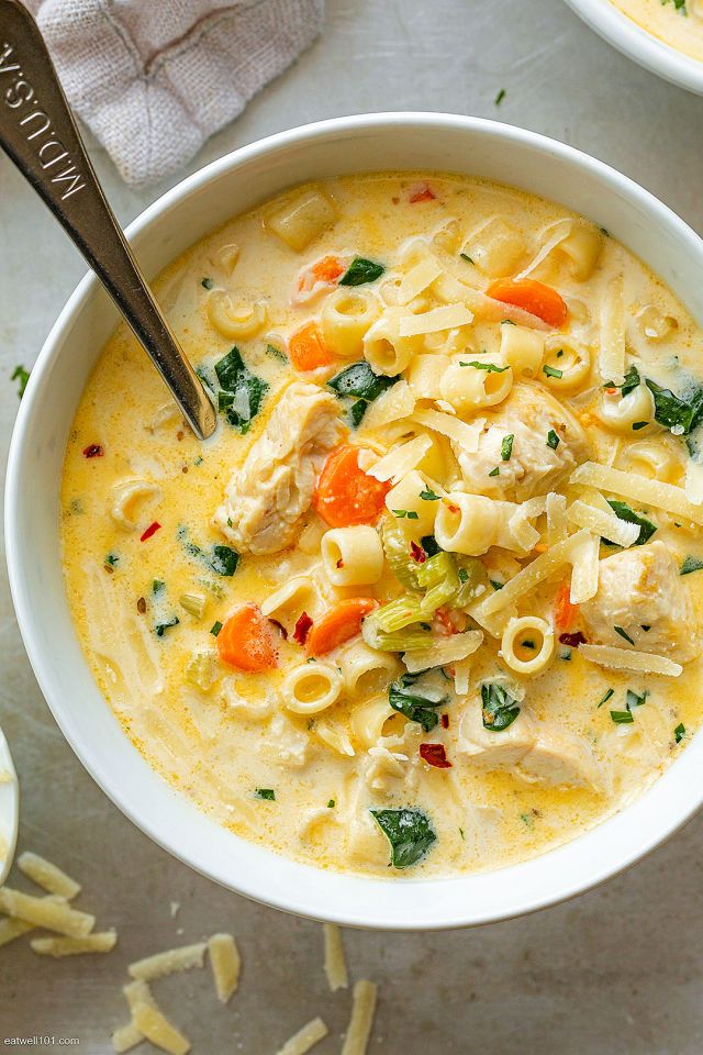 Creamy Chicken Soup with Pasta and Spinach