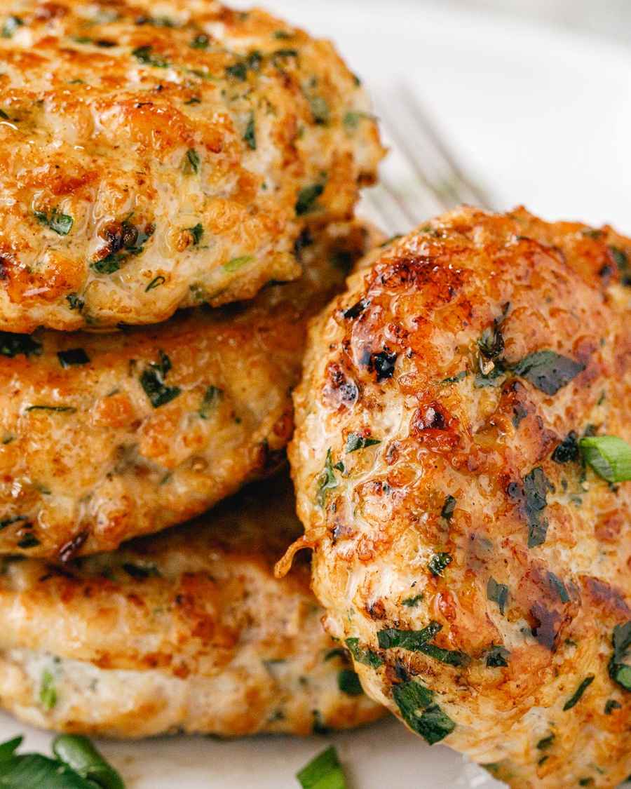 Easy Turkey Patties - #recipe by #eatwell101 - https://www.eatwell101.com/turkey-patties-recipe