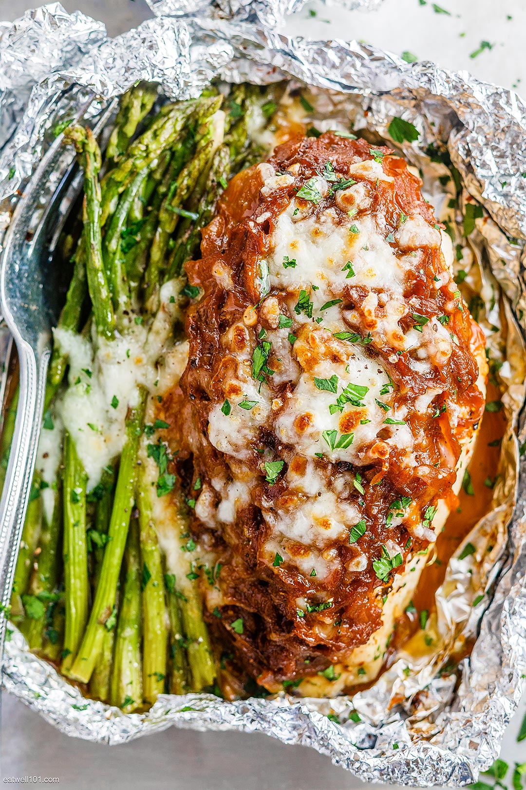 French Onion Chicken and Asparagus Foil Packets Recipe