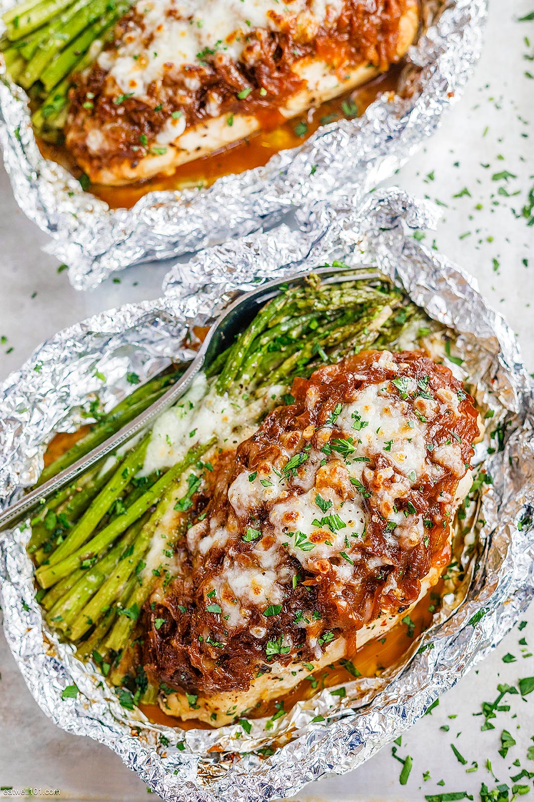 French Onion Chicken and Asparagus Foil Packets