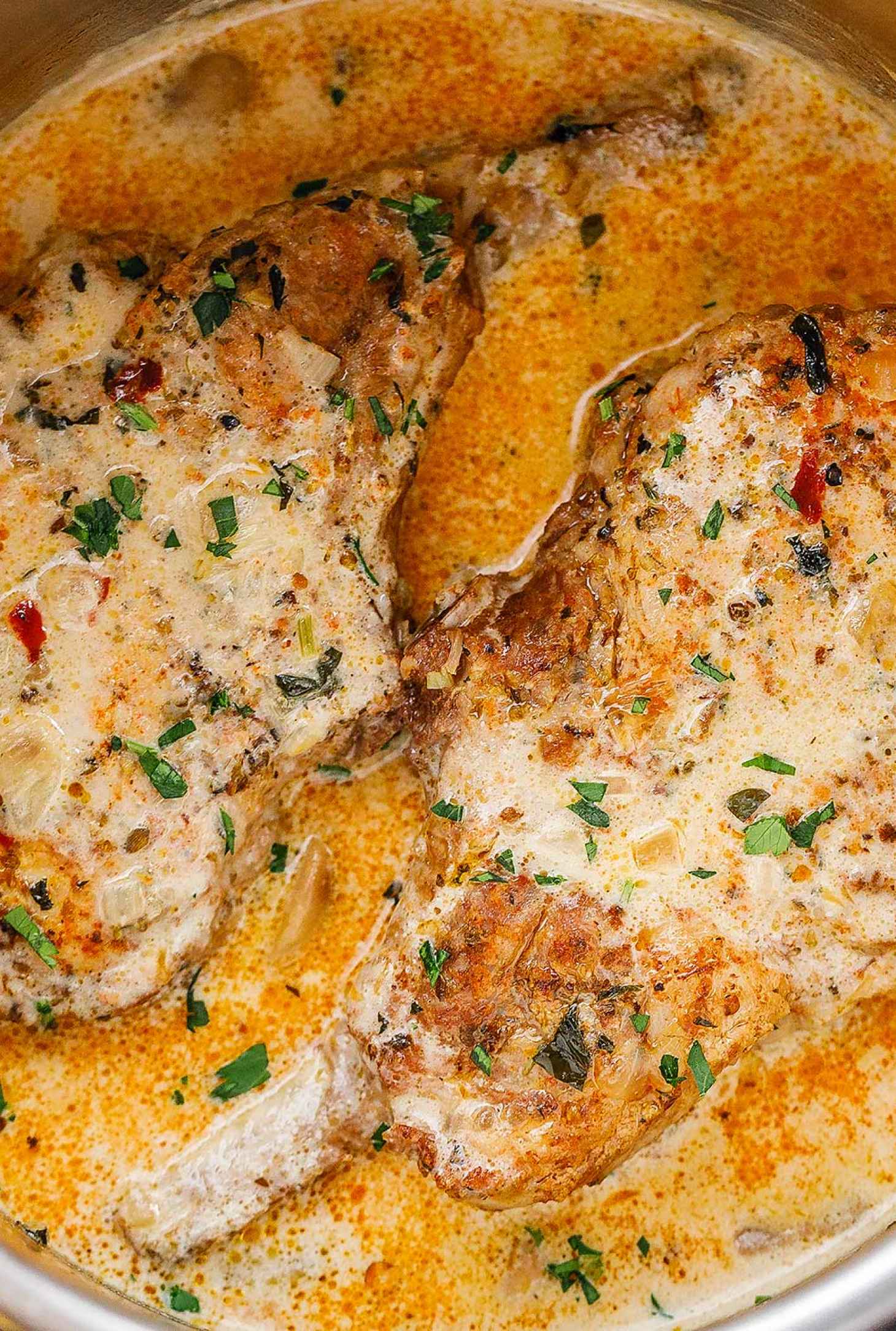 Instant Pot Pork Chops in Creamy Mushroom Sauce - #recipe by #eatwell101 - https://www.eatwell101.com/instant-pot-pork-chops-recipe