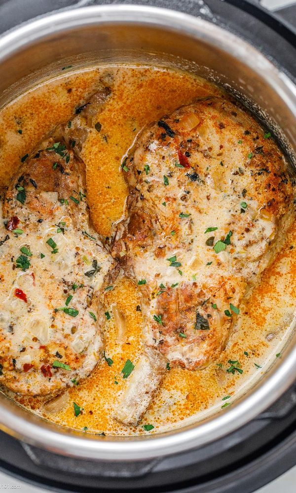 Instant Pot Pork Chops in Creamy Mushroom Sauce