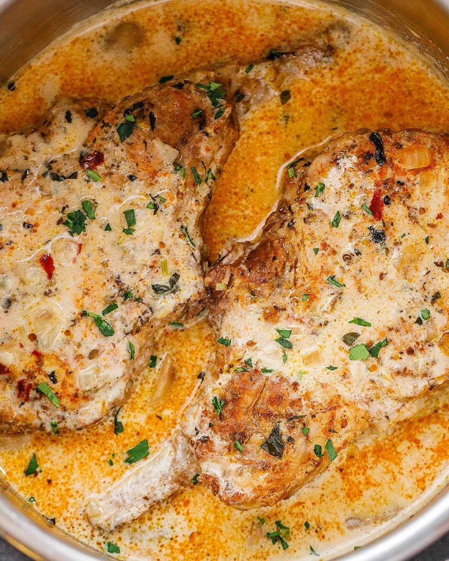 Instant Pot Pork Chops in Creamy Mushroom Sauce - #recipe by #eatwell101 - https://www.eatwell101.com/instant-pot-pork-chops-recipe
