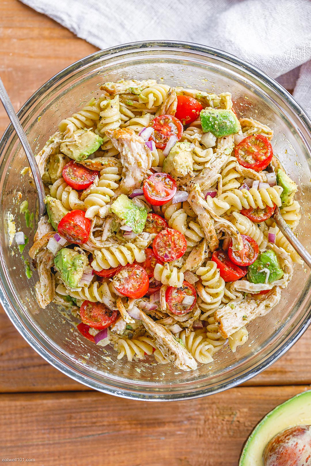 Chicken Pasta Salad Recipe with Pesto, Avocado, and Tomato – Chicken