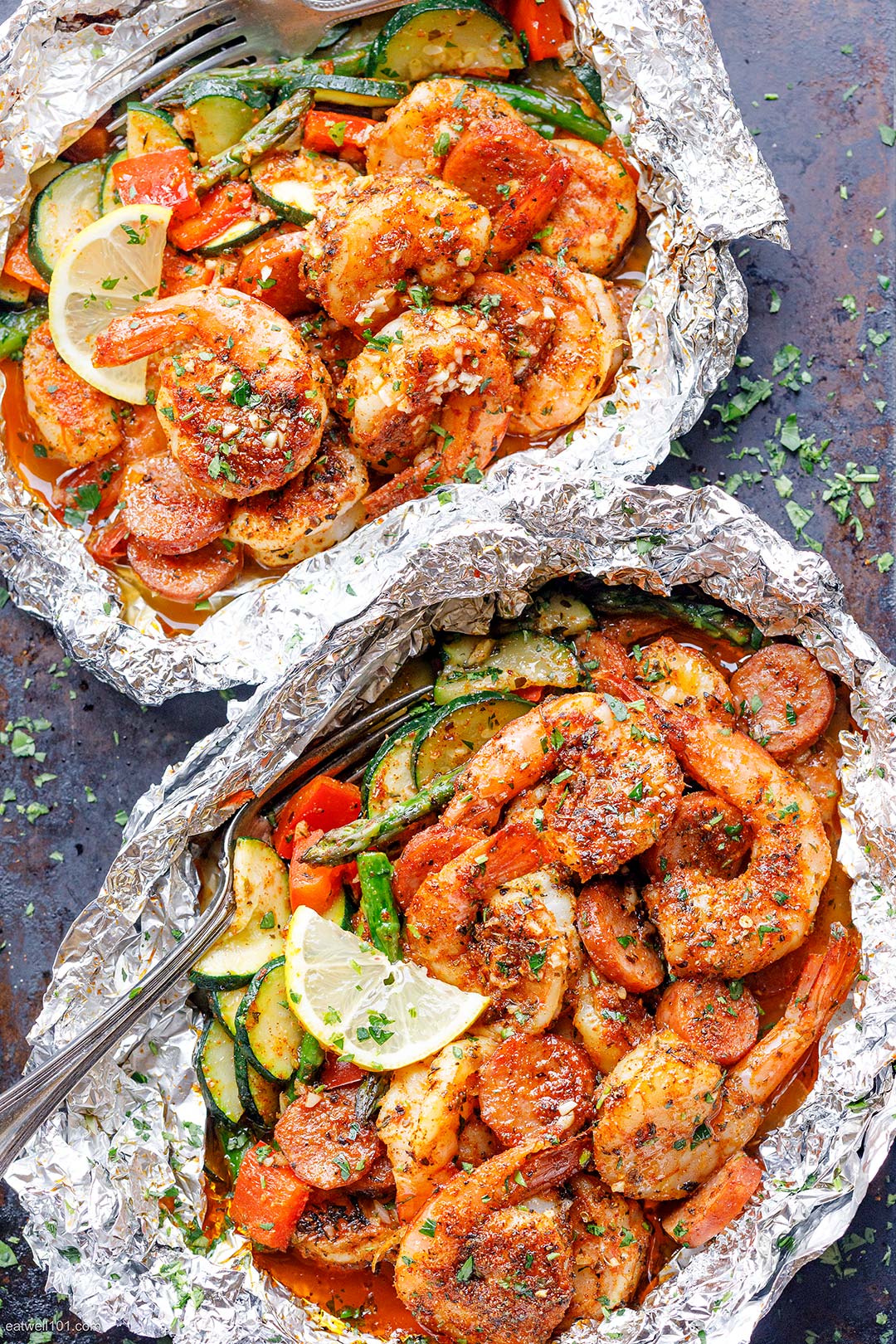 Cajun Sausage Shrimp Vegetable Foil Packs Recipe – Shrimp and Sausage ...