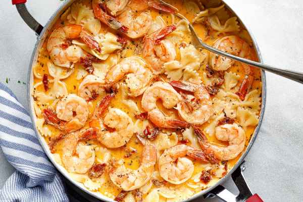 Creamy Garlic Shrimp Pasta Recipe
