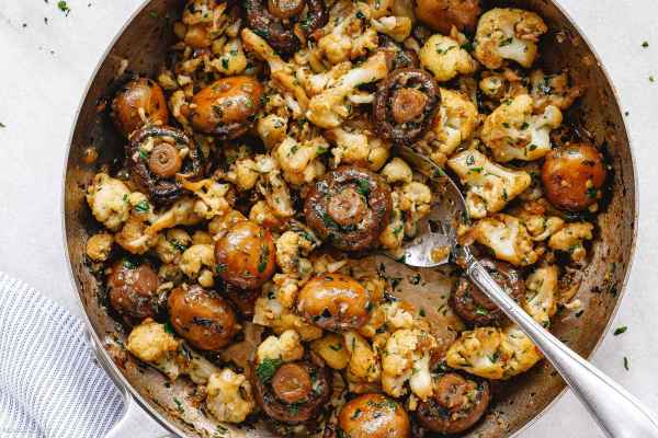 Garlic Butter Mushrooms Cauliflower Skillet recipe 3