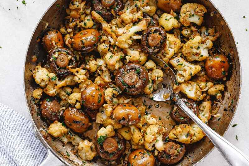 Garlic Mushrooms Cauliflower Skillet