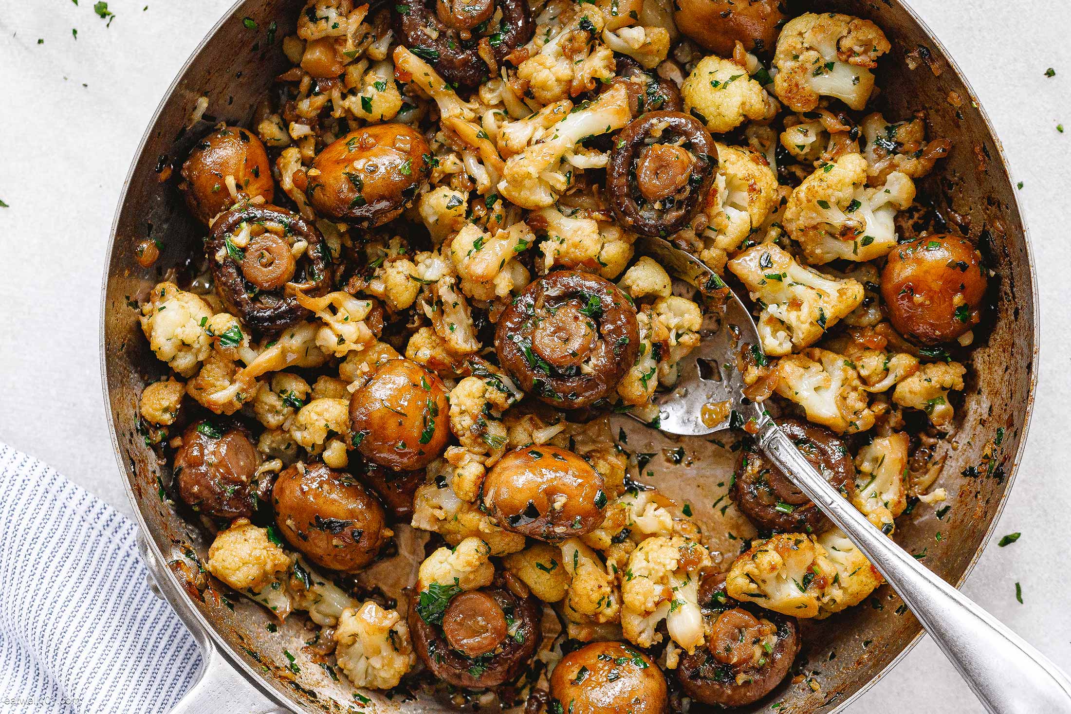 Garlic Mushrooms Cauliflower Skillet - #recipe by #eatwell101®