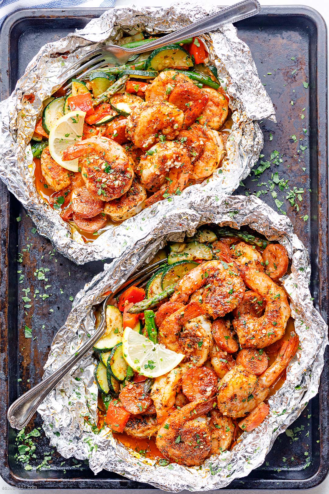 Cajun Sausage Shrimp Vegetable Foil Packs Recipe – Shrimp and Sausage ...