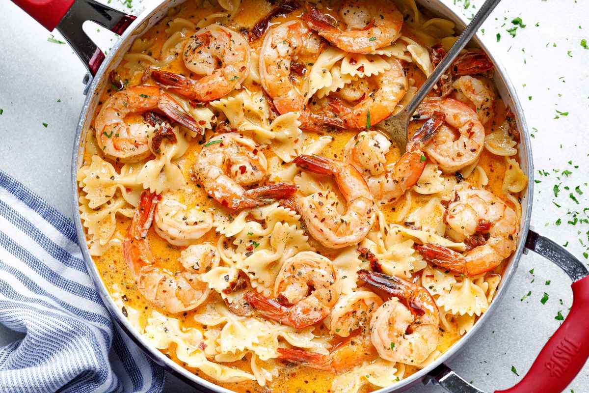 Creamy Garlic Shrimp Pasta Recipe