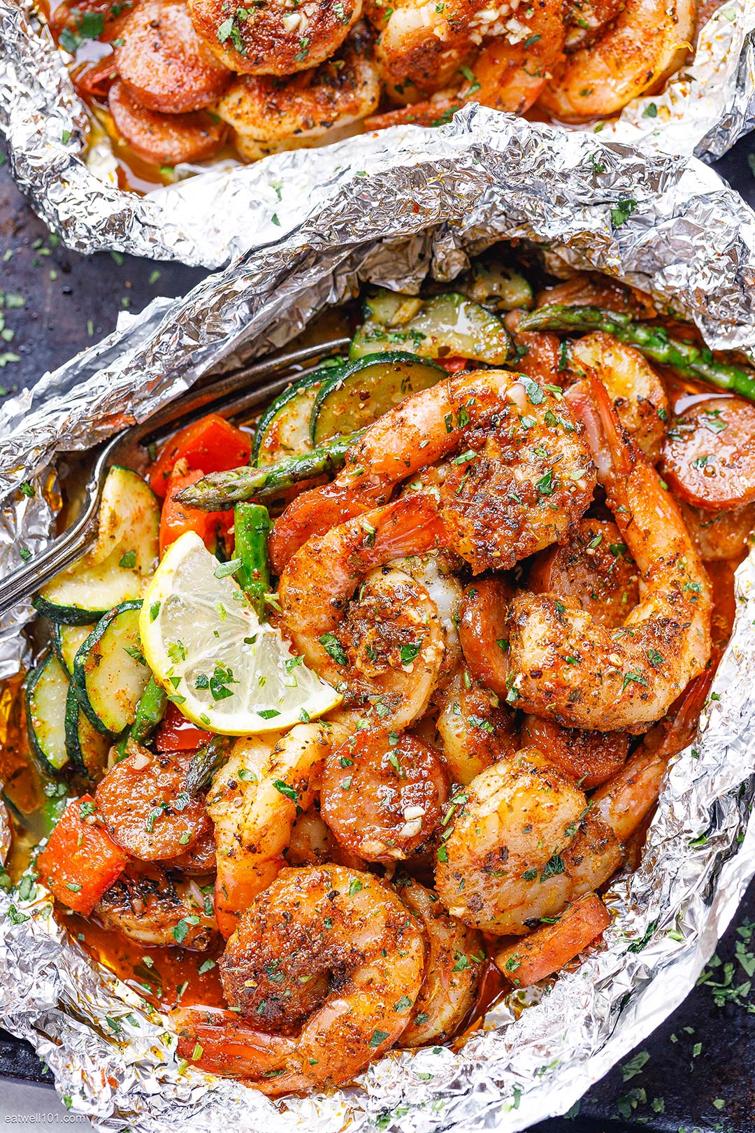 Cajun Sausage Shrimp Vegetable Foil Packs Recipe – Shrimp and Sausage ...