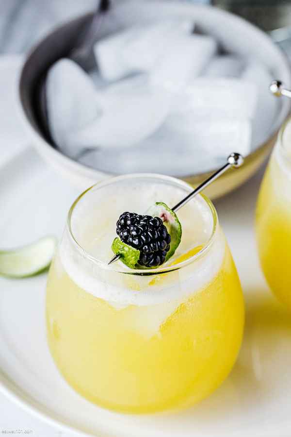 Hawaiian Pineapple Cosmopolitan Cocktail - #recipe by #eatwell101 - https://www.eatwell101.com/hawaiian-pineapple-cosmopolitan-cocktail-recipe