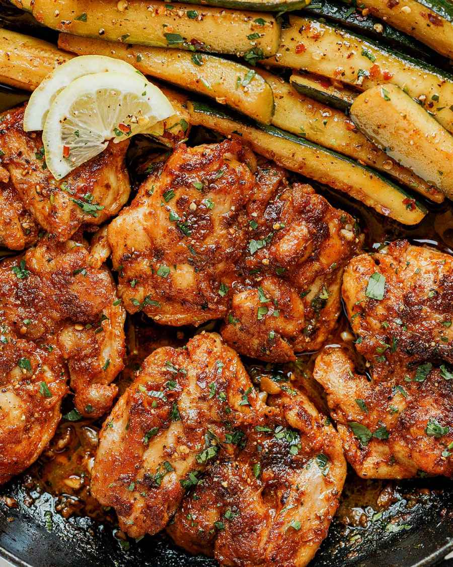 Paprika Chicken Thighs with Lemon Zucchini Skillet - #recipe by #eatwell101 - https://www.eatwell101.com/paprika-chicken-thighs-recipe