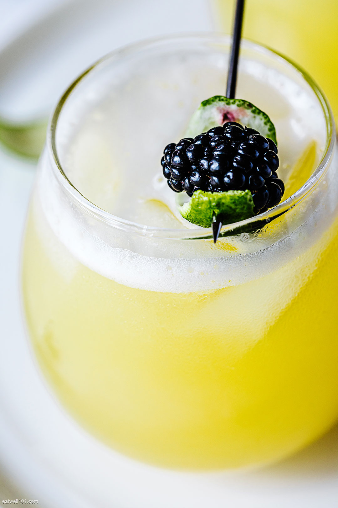 cosmopolitan cocktail