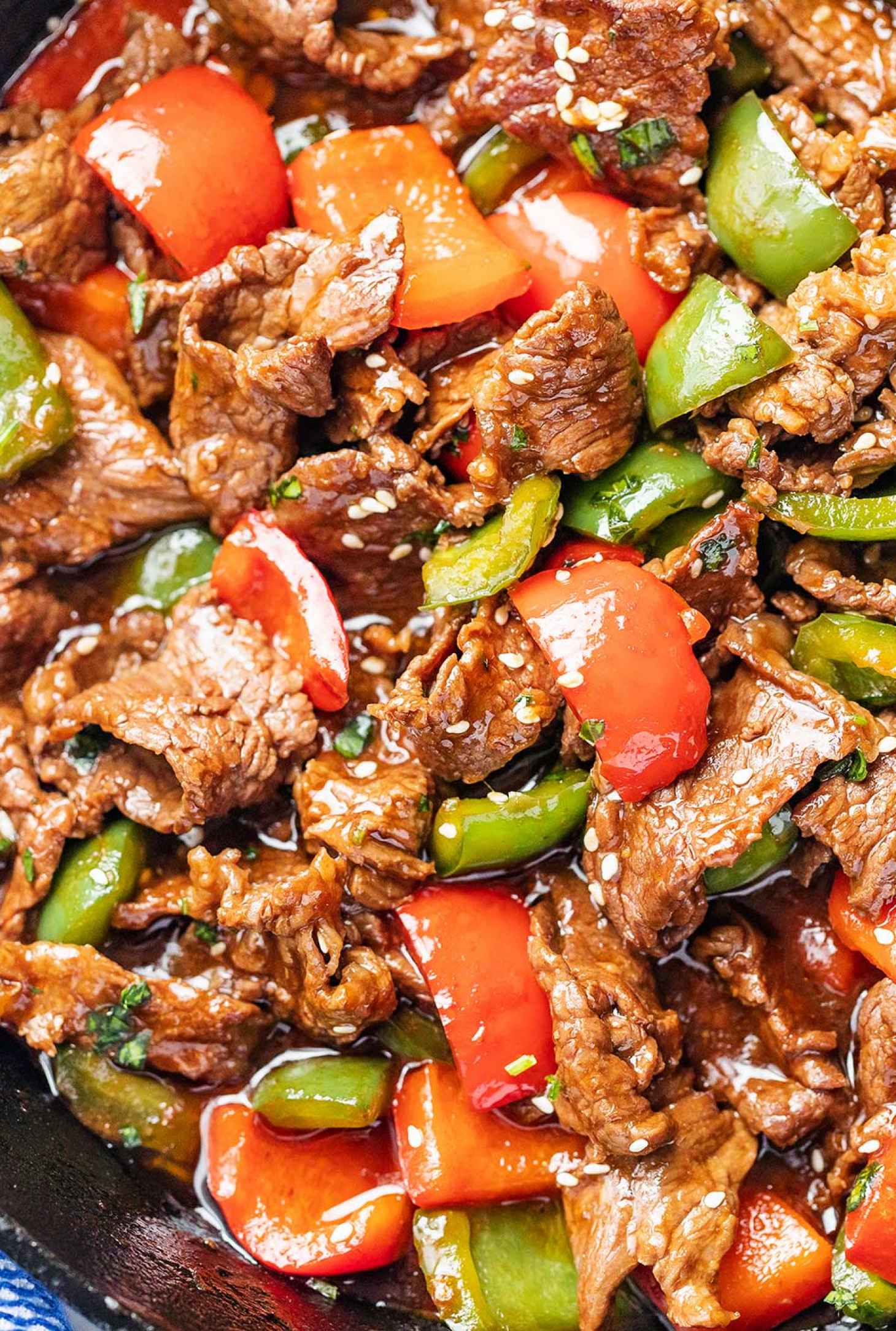 15-Minute Pepper Steak Stir-Fry - #recipe by #eatwell101 - https://www.eatwell101.com/pepper-steak-stir-fry-recipe