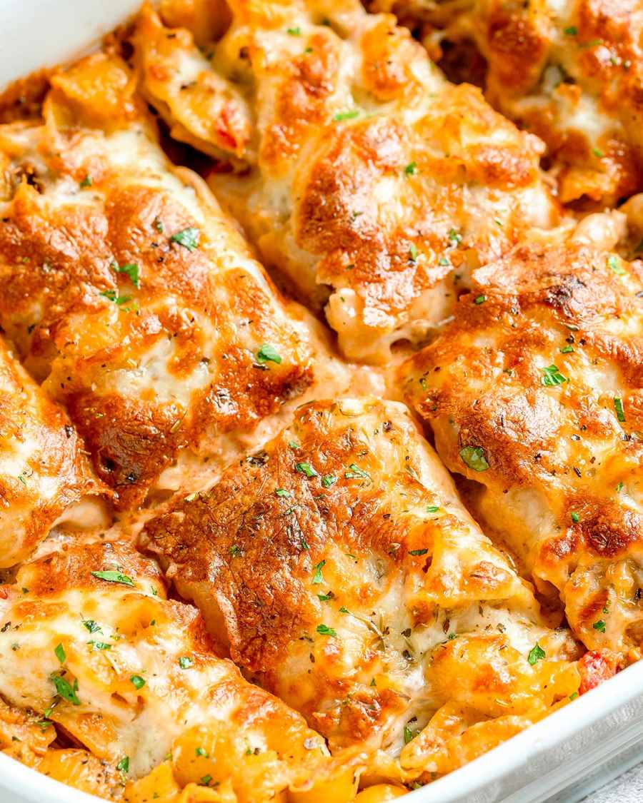 Cheesy Baked Pasta with Creamy Meat Sauce - #recipe by #eatwell101 - https://www.eatwell101.com/cheesy-baked-pasta-creamy-meat-sauce-recipe