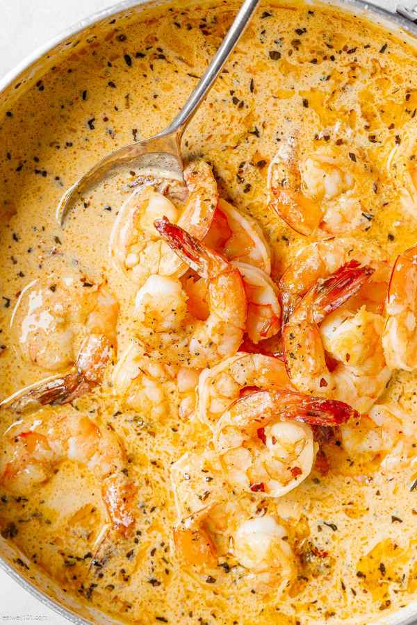 Creamy Garlic Shrimp with Sundried Tomatoes - #recipe by #eatwell101 - https://www.eatwell101.com/creamy-garlic-shrimp-recipe