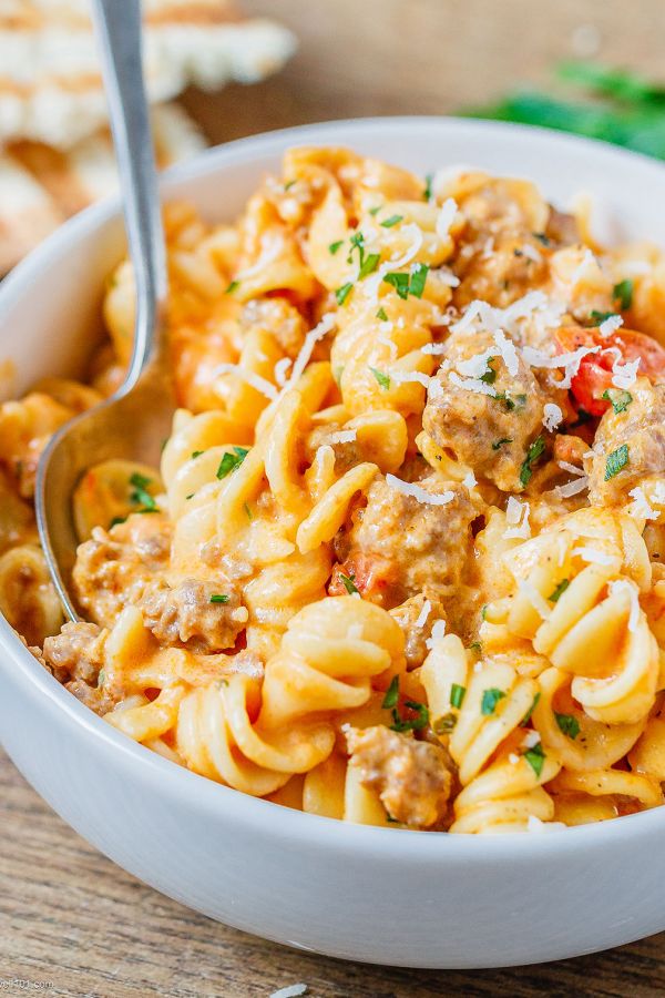 Cheesy Sausage Rotini Pasta - #recipe by #eatwell101 - https://www.eatwell101.com/cheesy-sausage-rotini-pasta-recipe