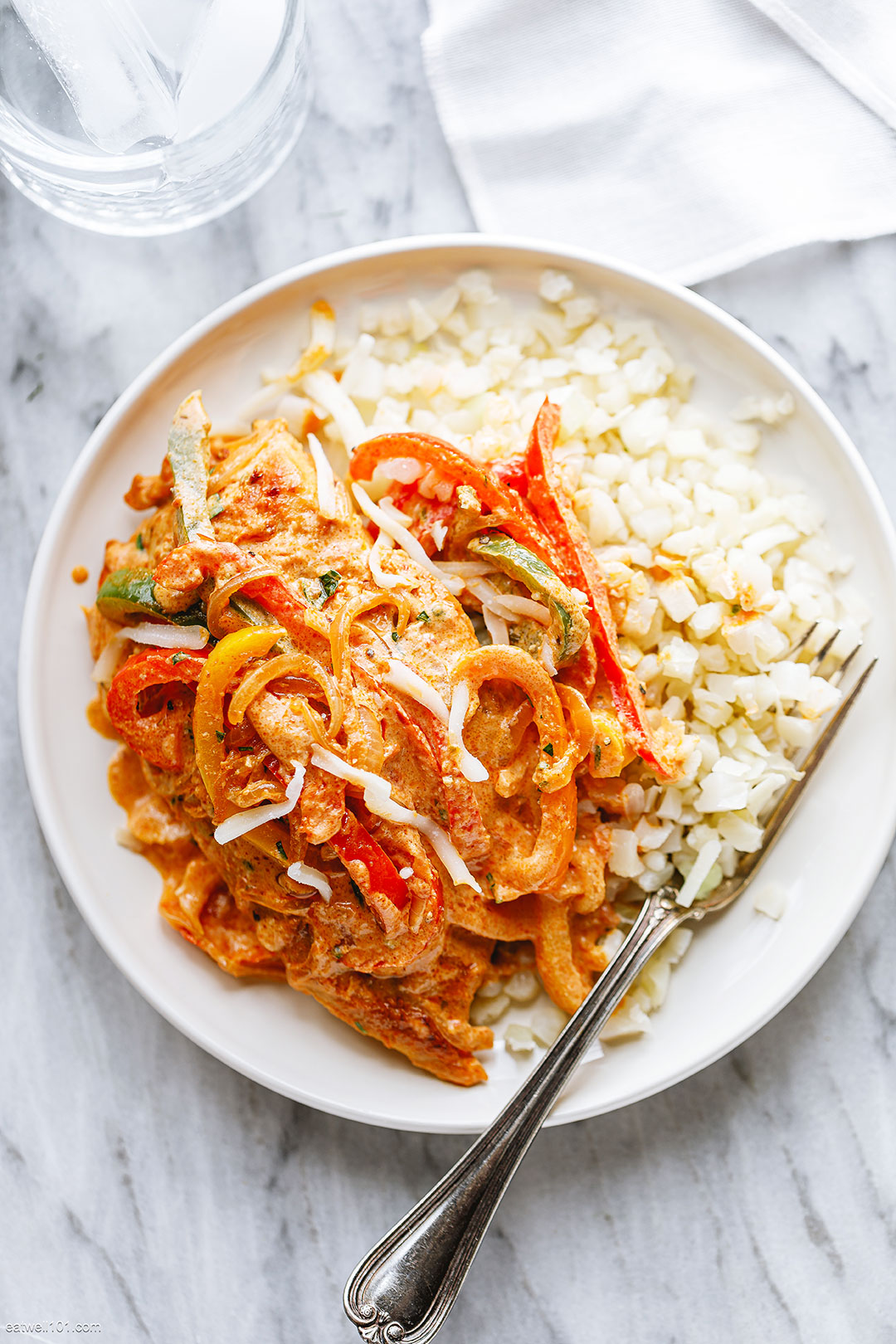 Skillet Chicken Fajitas with Creamy Jalapeño Verde Sauce. - Half