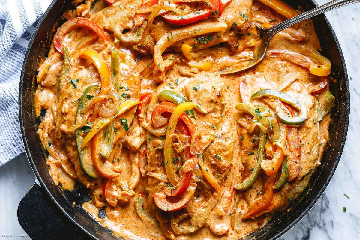 Creamy Fajita Chicken Breasts Skillet