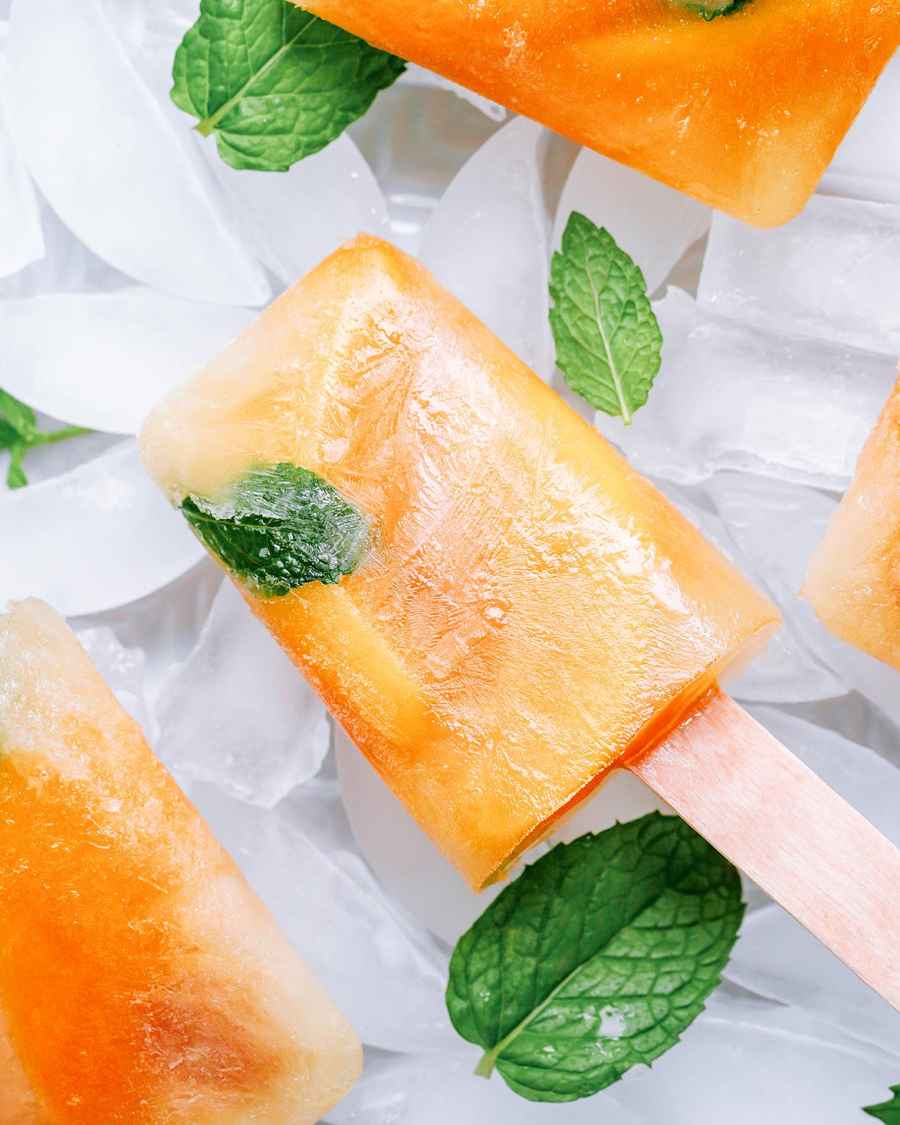 2-Ingredients Peach Popsicles - #recipe by #eatwell101 - https://www.eatwell101.com/peach-popsicles-recipe