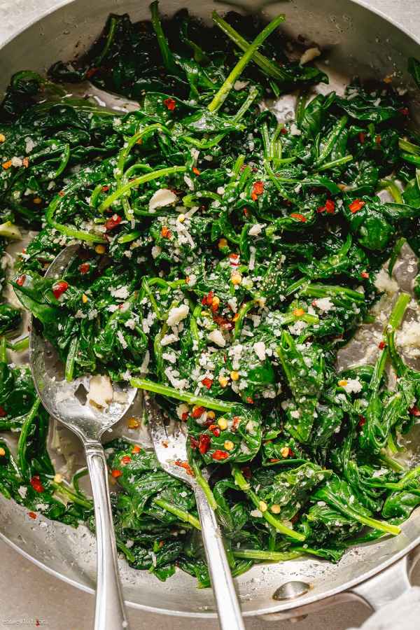 5-Minute Sauteed Lemon Garlic Spinach
