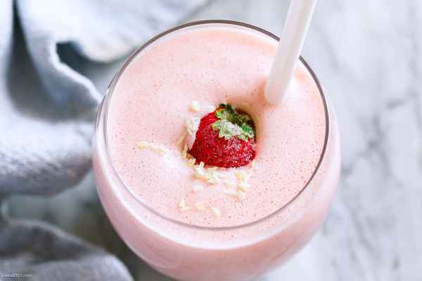 Dairy-Free Strawberry Coconut Smoothie recipe