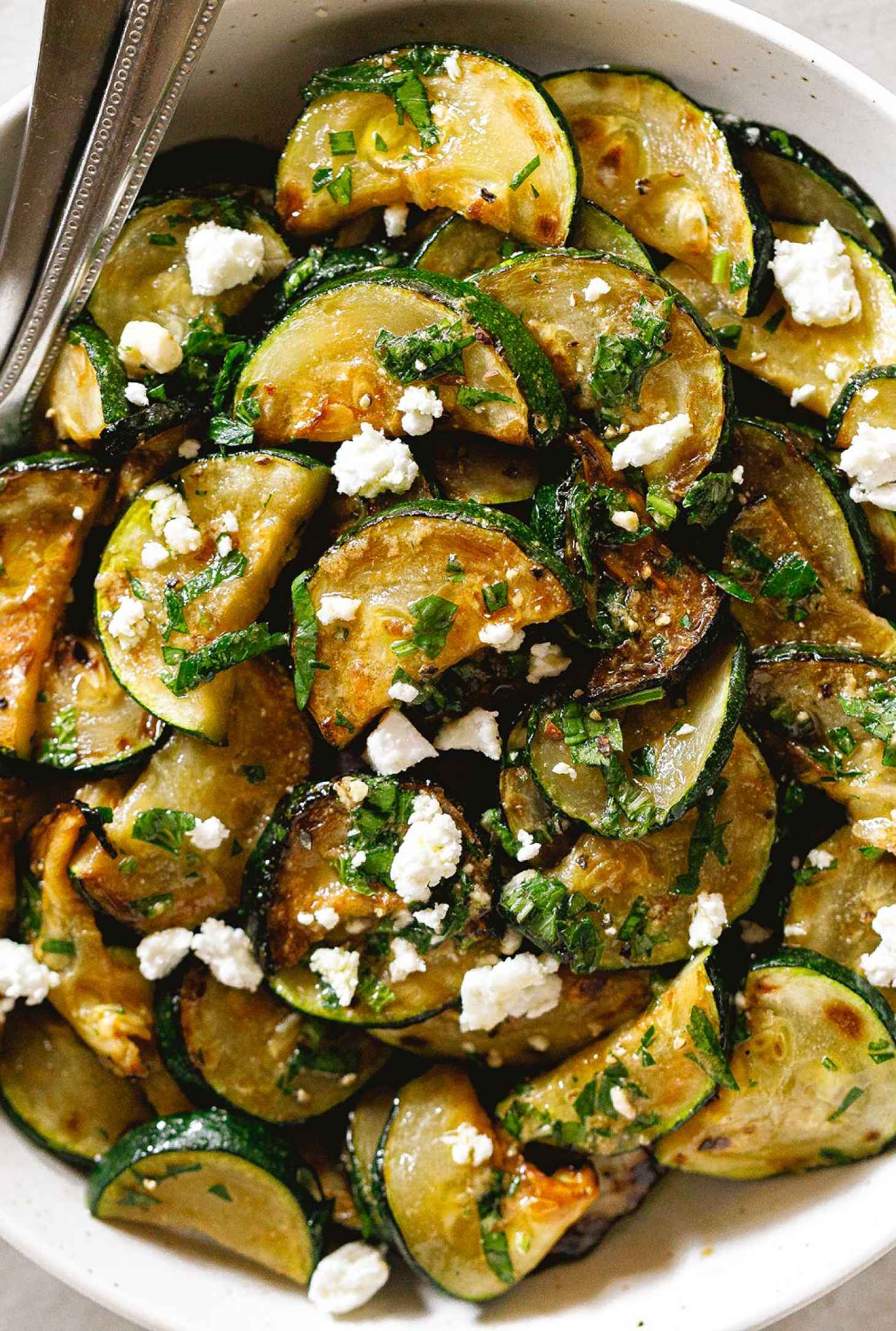 Roasted Zucchini Salad with Feta and Italian Dressing - #recipe by #eatwell101 - https://www.eatwell101.com/roasted-zucchini-salad-with-feta-and-italian-dressing