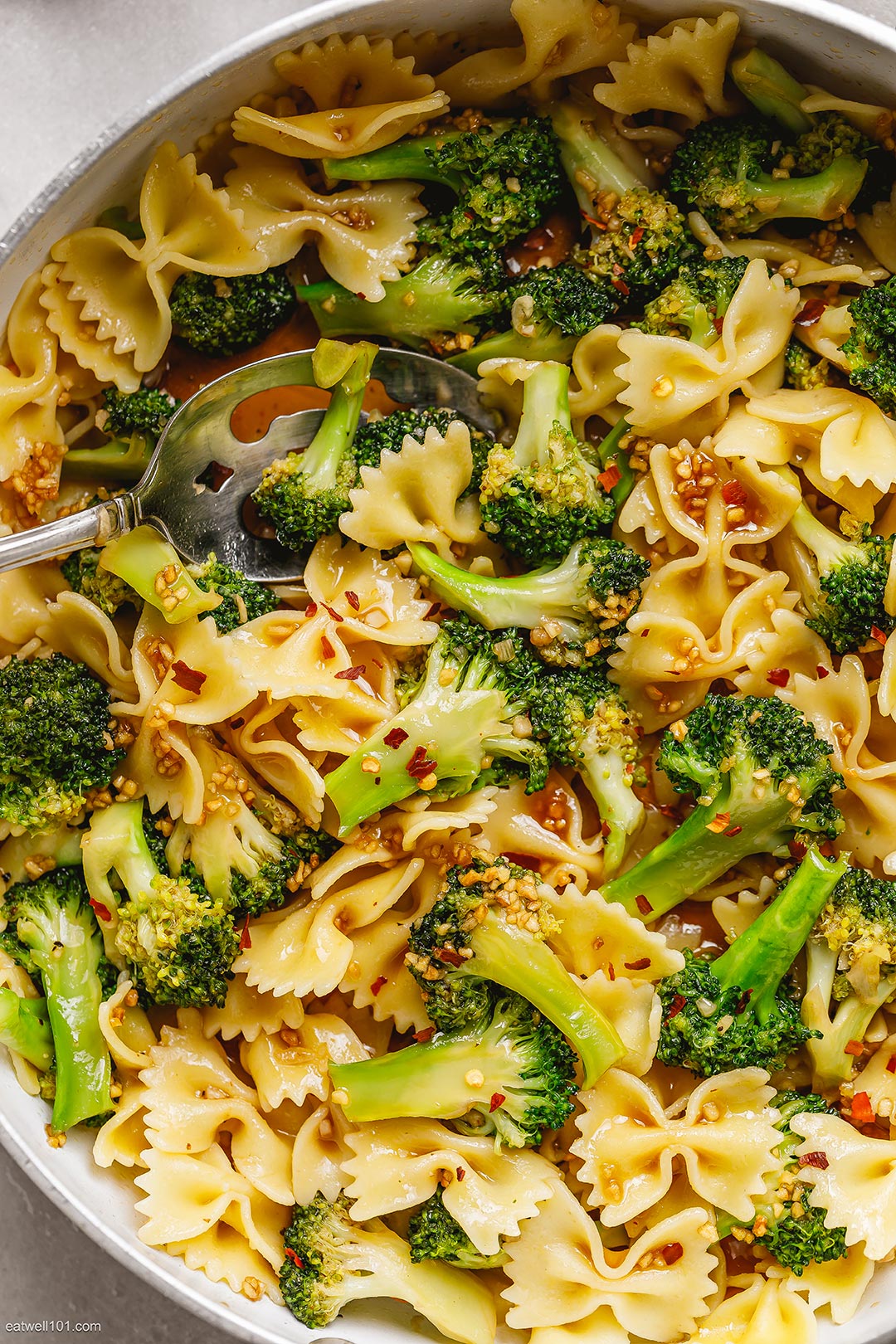 Garlic Broccoli Stir-Fry with Pasta recipe 1