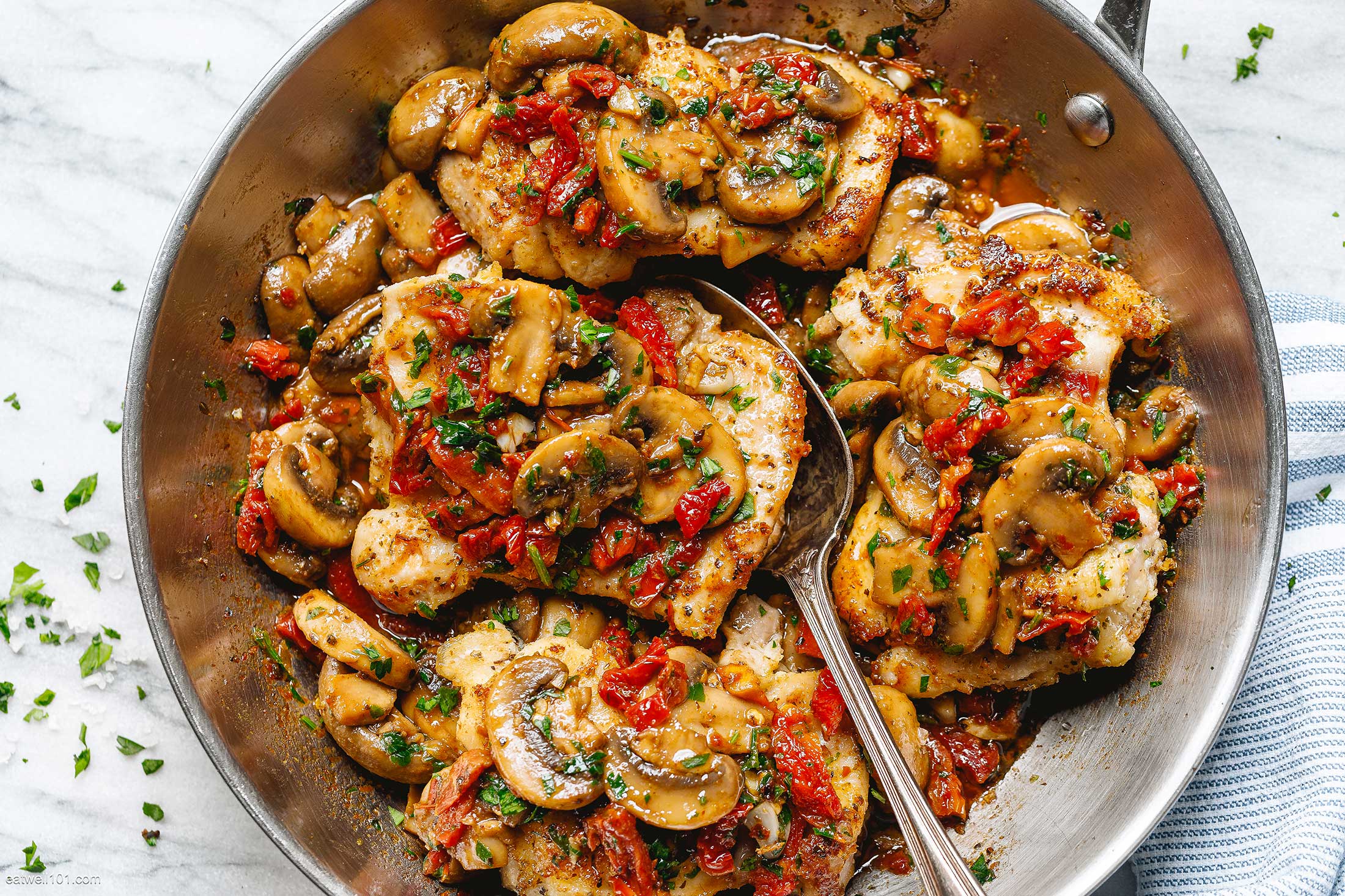 Garlic Mushroom Chicken Thighs with Sun-Dried Tomatoes