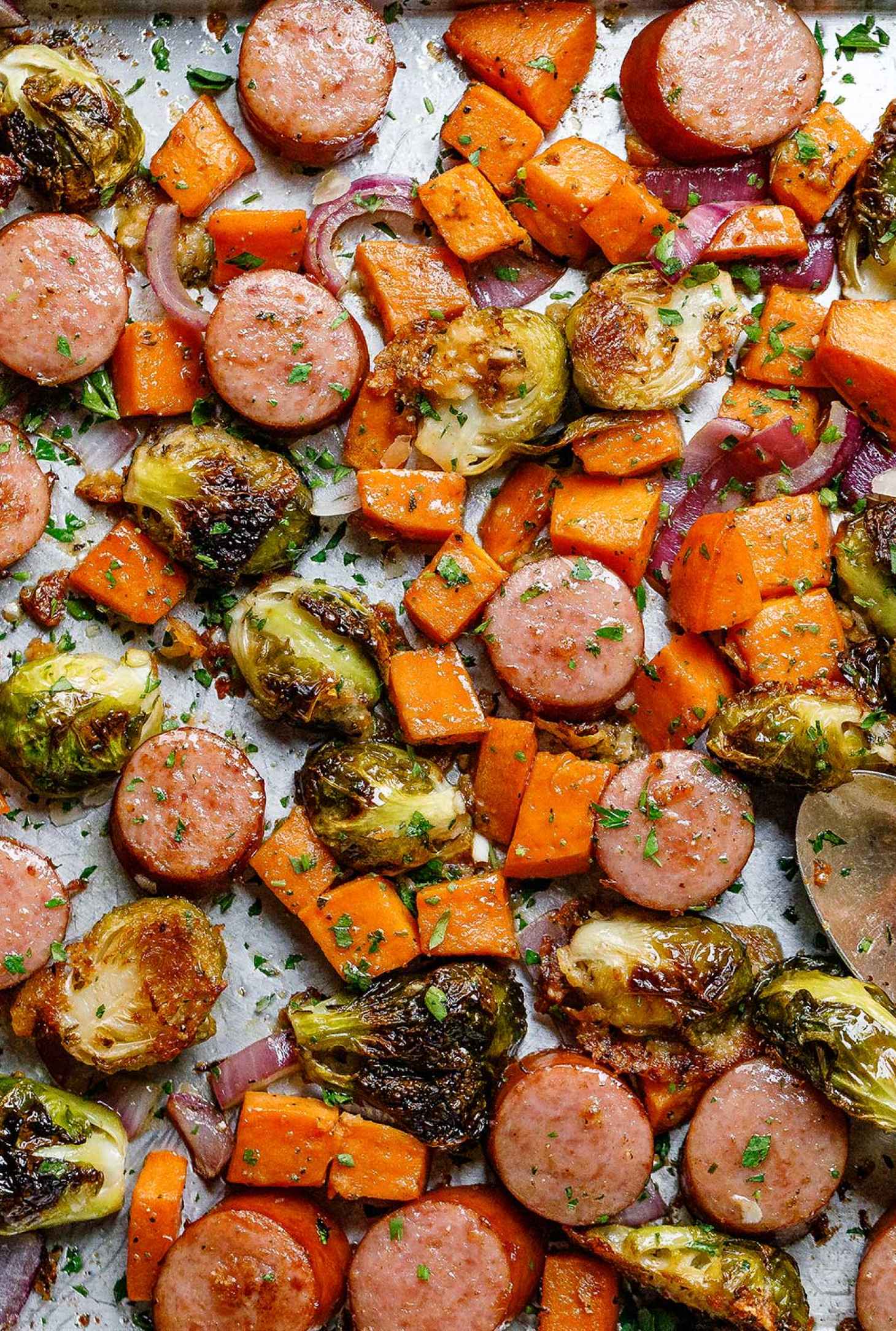 Sheet-Pan Maple-Dijon Sausage and Fall Veggies - #recipe by #eatwell101 - https://www.eatwell101.com/sheet-pan-sausage-veggies-recipe